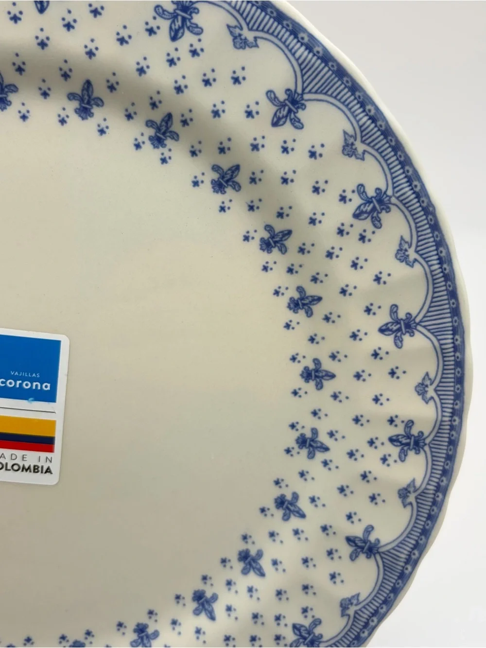 Corona Fleur De Lis Blue White Ceramic Dinner Plate 10.5” Made In Colombia